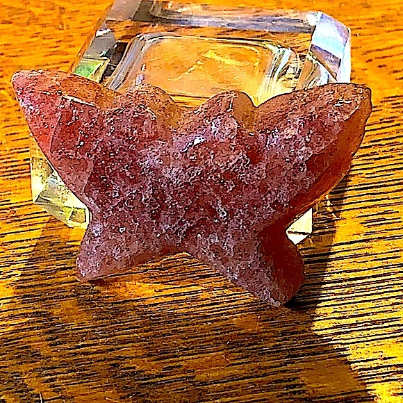 BUTTERFLY STRAWBERRY QUARTZ CARVED CRYSTAL NEW HEALING STONE - Picture 7 of 9